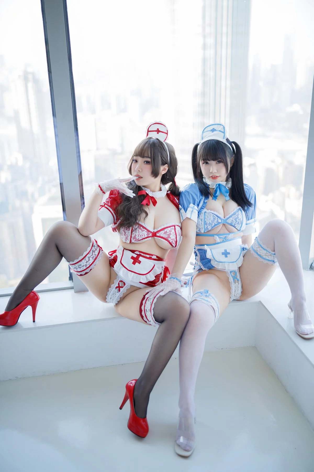 网络美女胡桃猫＆十万珍吱伏特诊疗预约主题私房性感姐妹花情趣内衣惹火诱惑写真167P