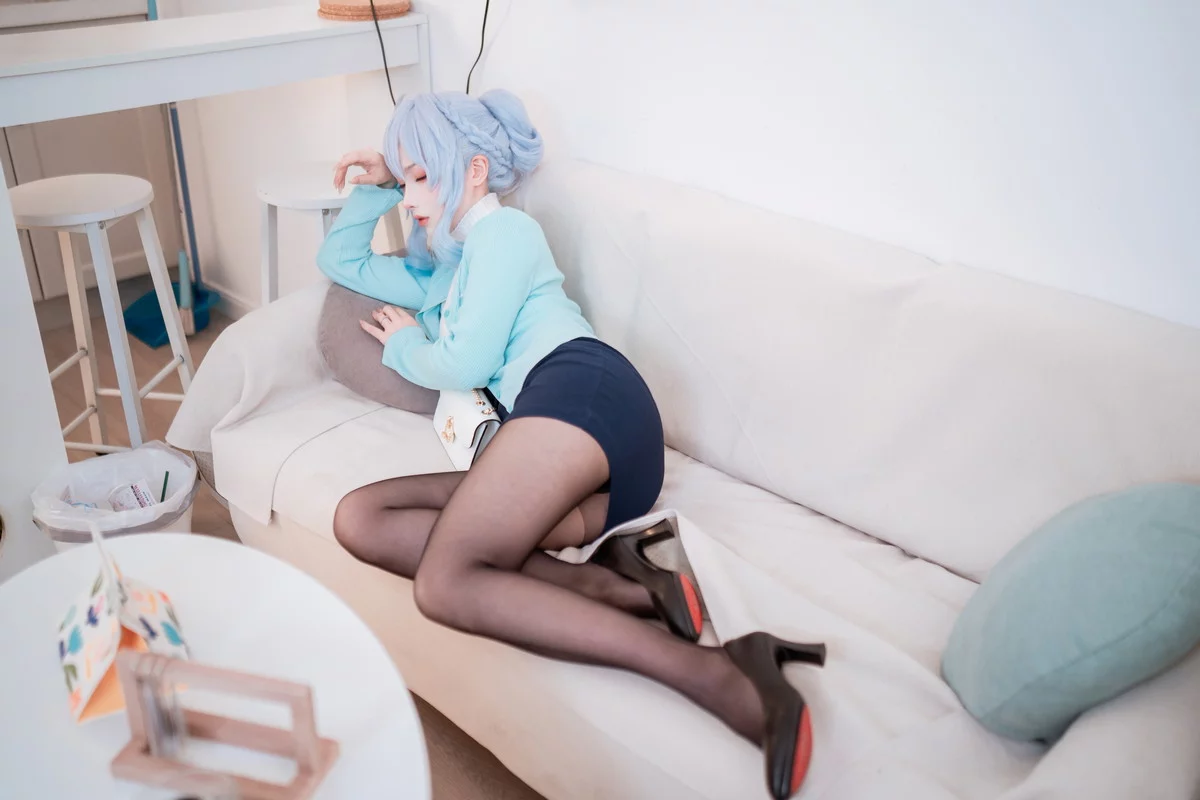 网络美女rioko凉凉子雪女主题私房半脱露蕾丝内衣配超薄黑丝秀翘臀美腿诱惑写真80P