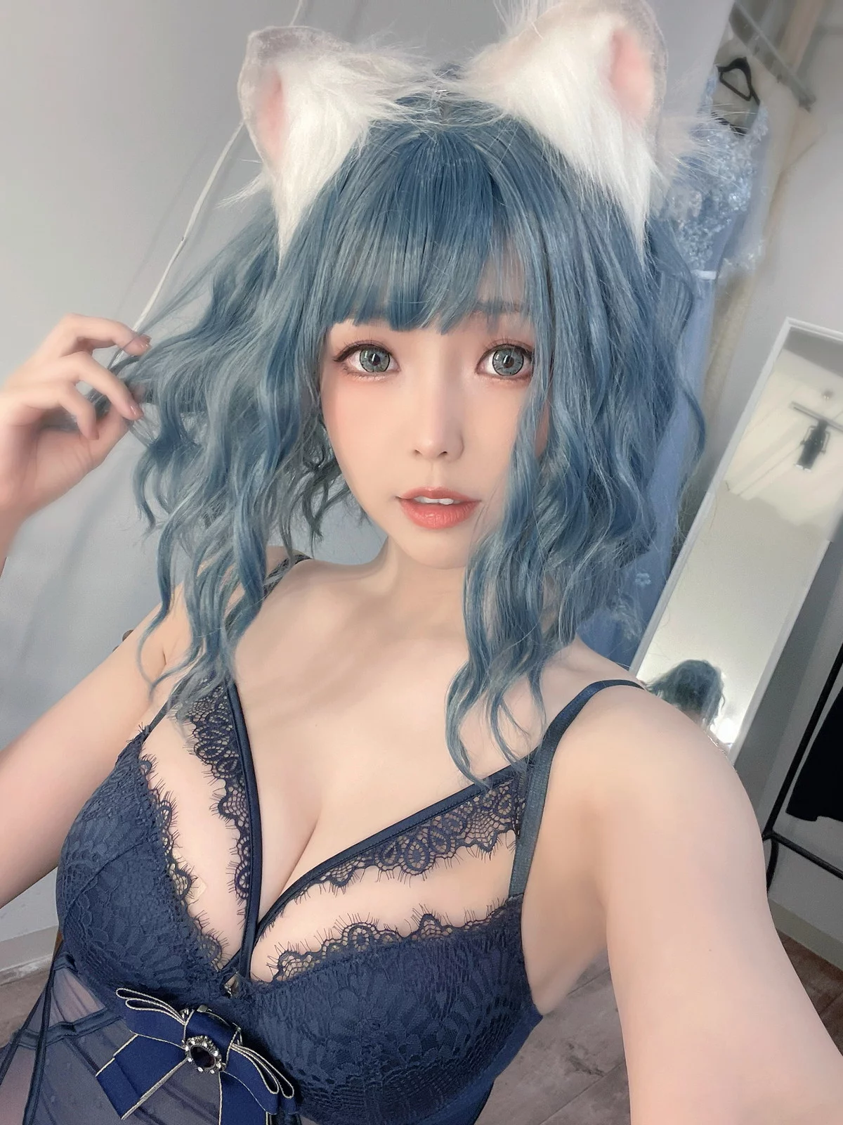 Coser妹子Ely_eee折耳猫少女人形主题性感情趣服饰露蕾丝内衣迷人诱惑写真60P