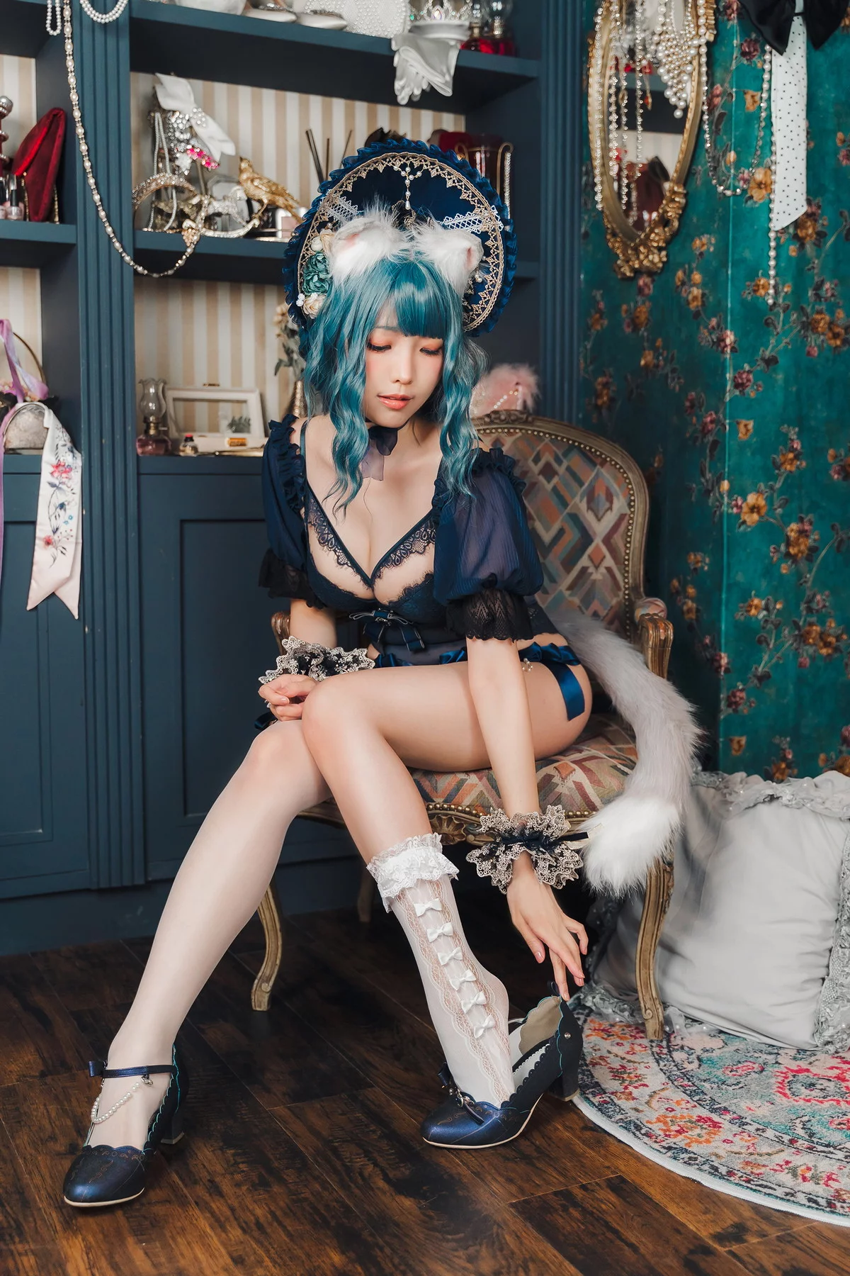 Coser妹子Ely_eee折耳猫少女人形主题性感情趣服饰露蕾丝内衣迷人诱惑写真60P