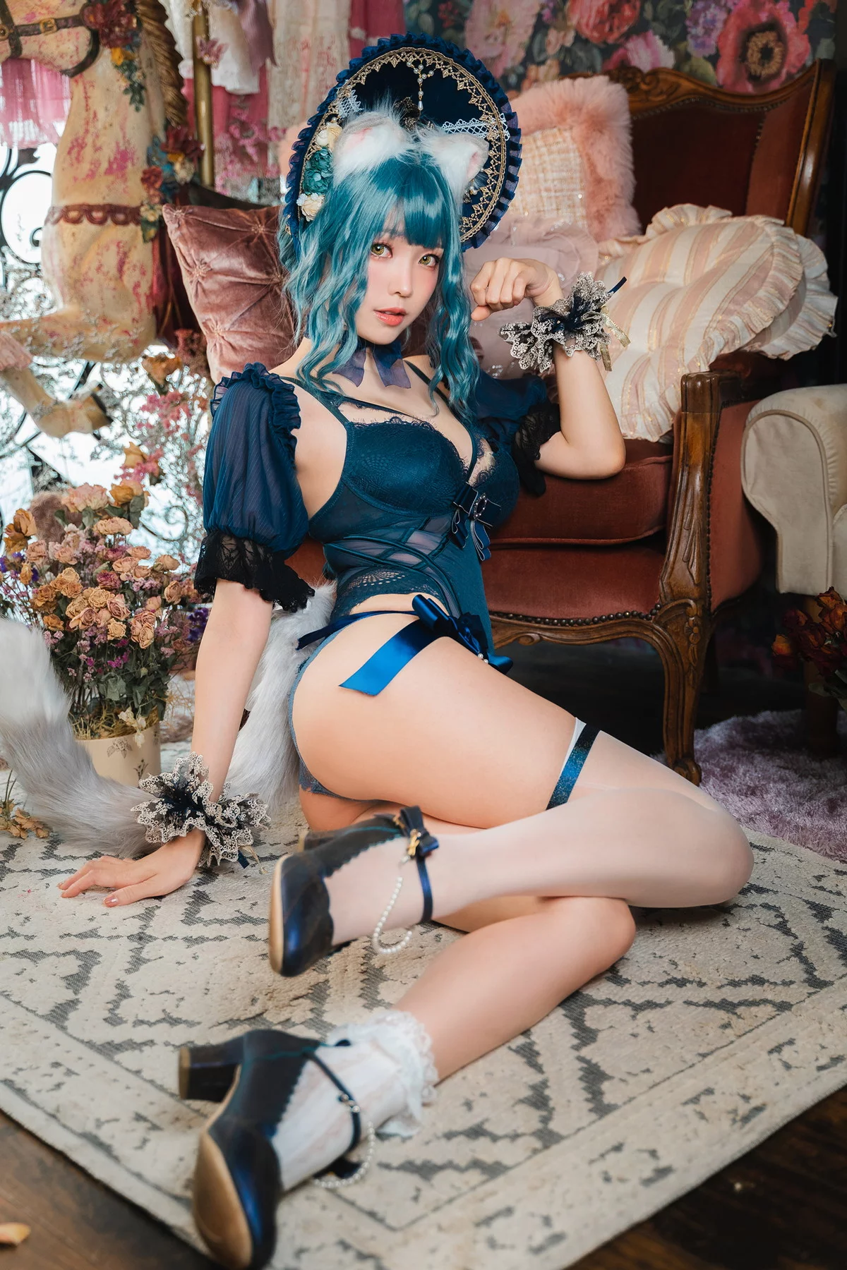 Coser妹子Ely_eee折耳猫少女人形主题性感情趣服饰露蕾丝内衣迷人诱惑写真60P
