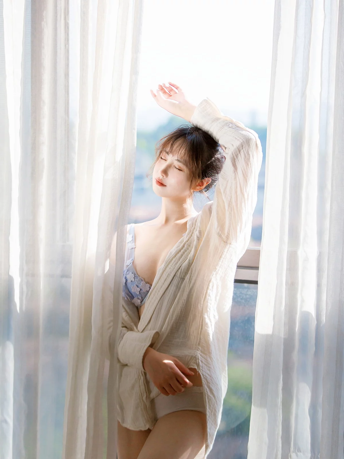 次元少女念雪ww居家蓝色主题私房脱白T露性感蓝色内衣秀白嫩肌肤迷人写真25P