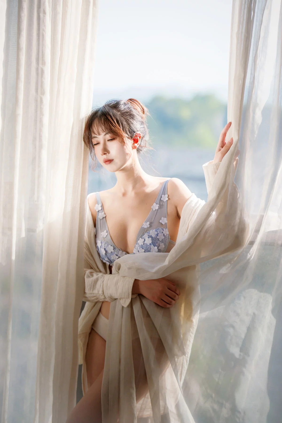 次元少女念雪ww居家蓝色主题私房脱白T露性感蓝色内衣秀白嫩肌肤迷人写真25P