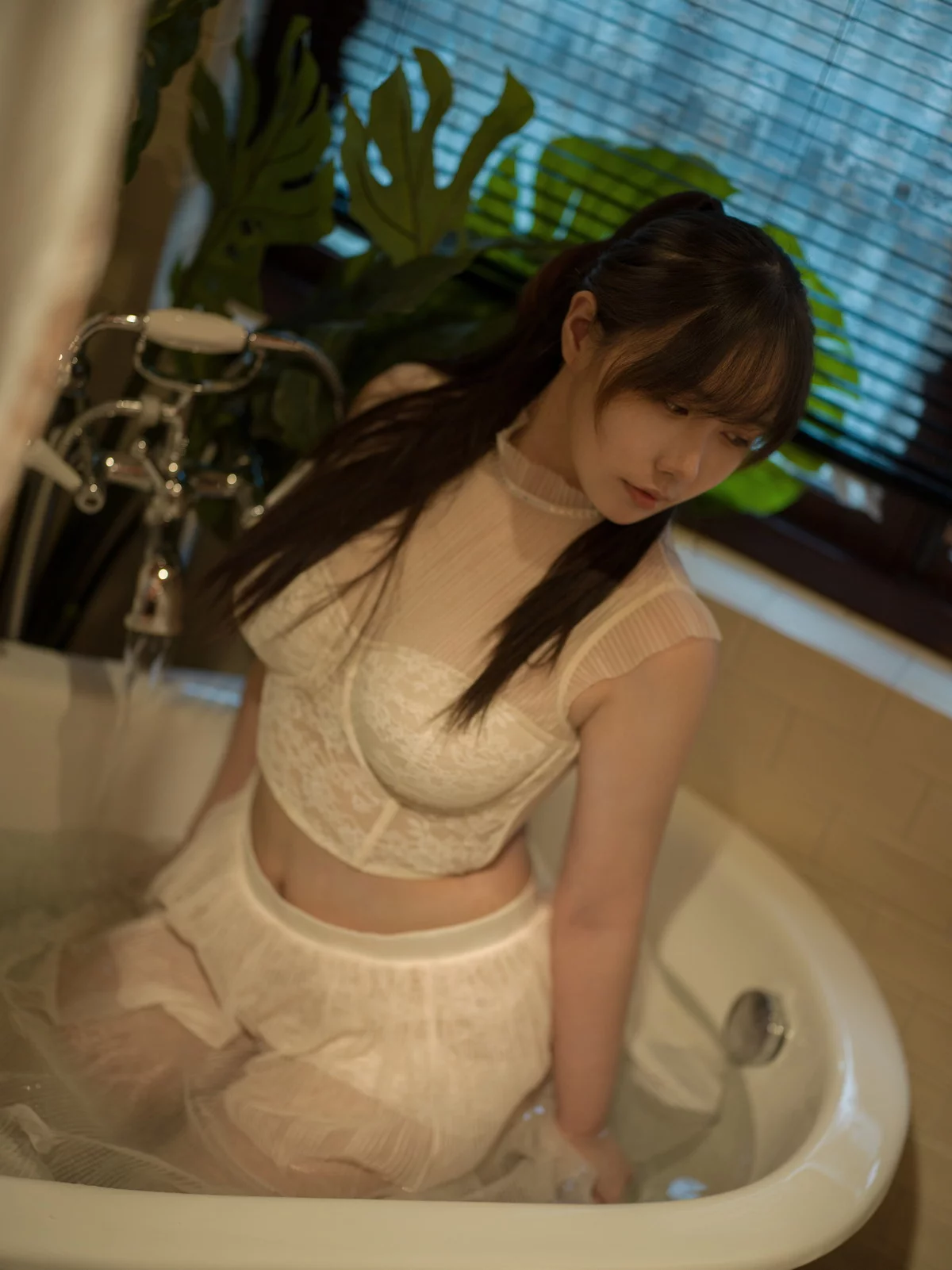 微博妹子麻花麻花酱风拂主题居家私房多套性感内衣系列秀丰满身材诱惑写真210P