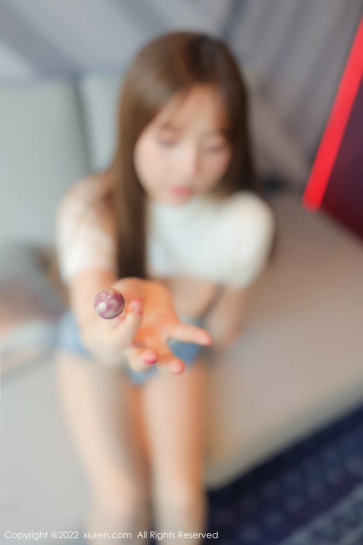 XiuRen第6035期_模特豆瓣酱白色轻透收身衣配牛仔短裤露黑色蕾丝内衣诱惑写真86P