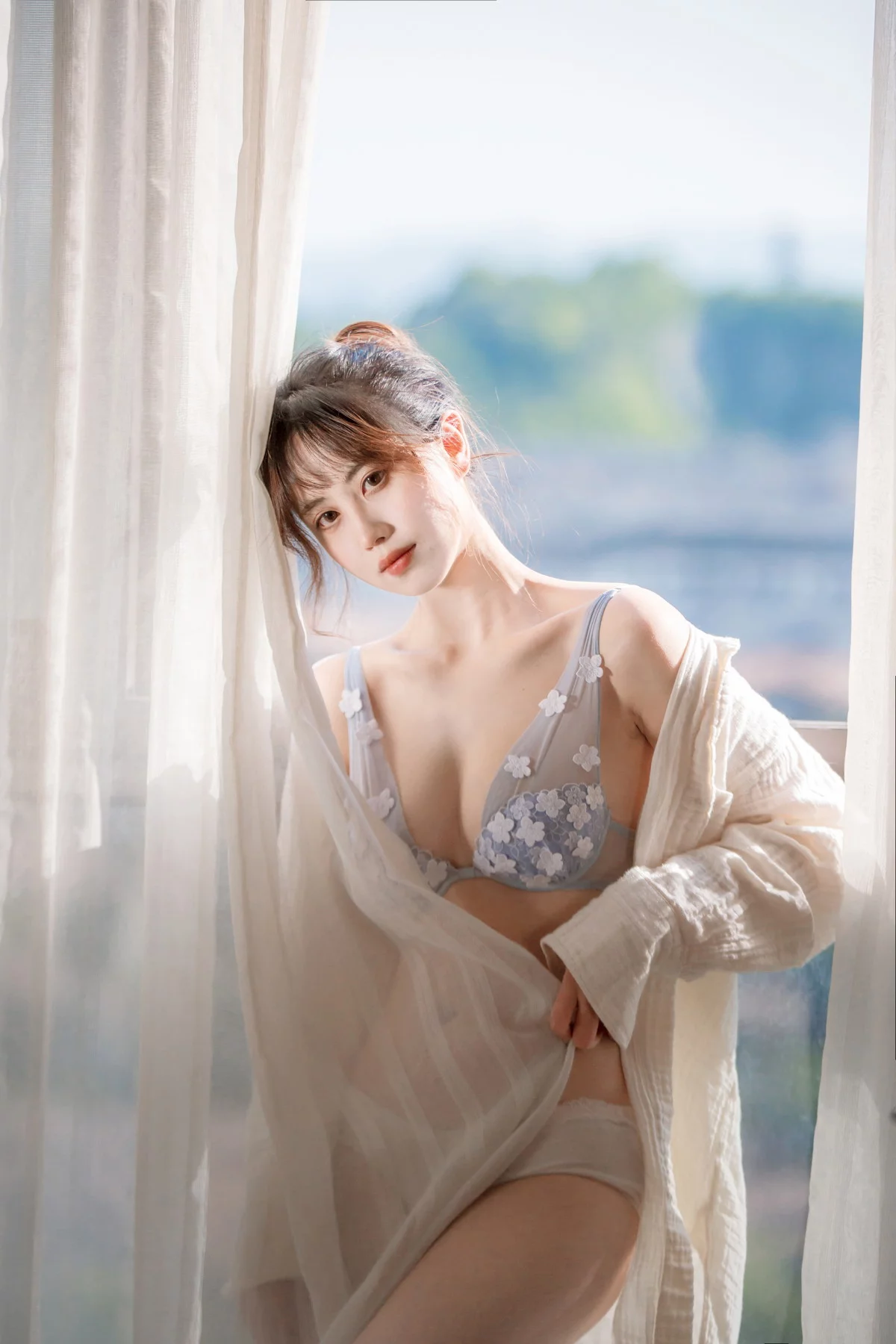 次元少女念雪ww居家蓝色主题私房脱白T露性感蓝色内衣秀白嫩肌肤迷人写真25P