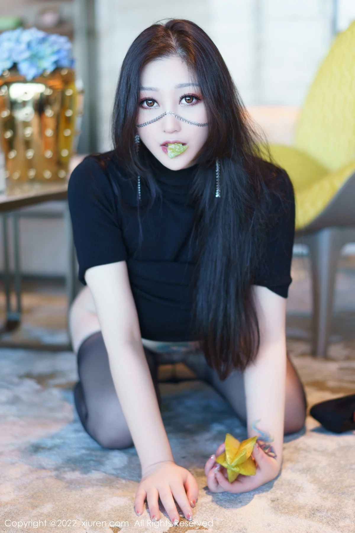 XiuRen第6036期_女神妲己_Toxic黑色收身衣配超薄无内黑丝秀翘臀美腿诱惑写真80P