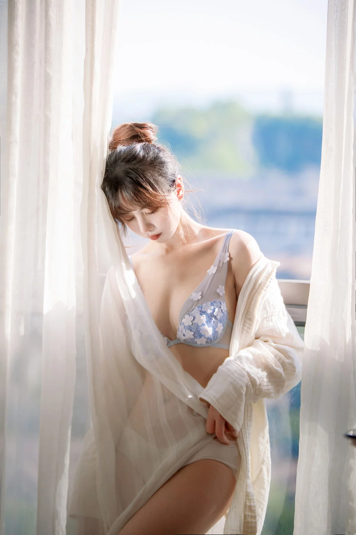 次元少女念雪ww居家蓝色主题私房脱白T露性感蓝色内衣秀白嫩肌肤迷人写真25P