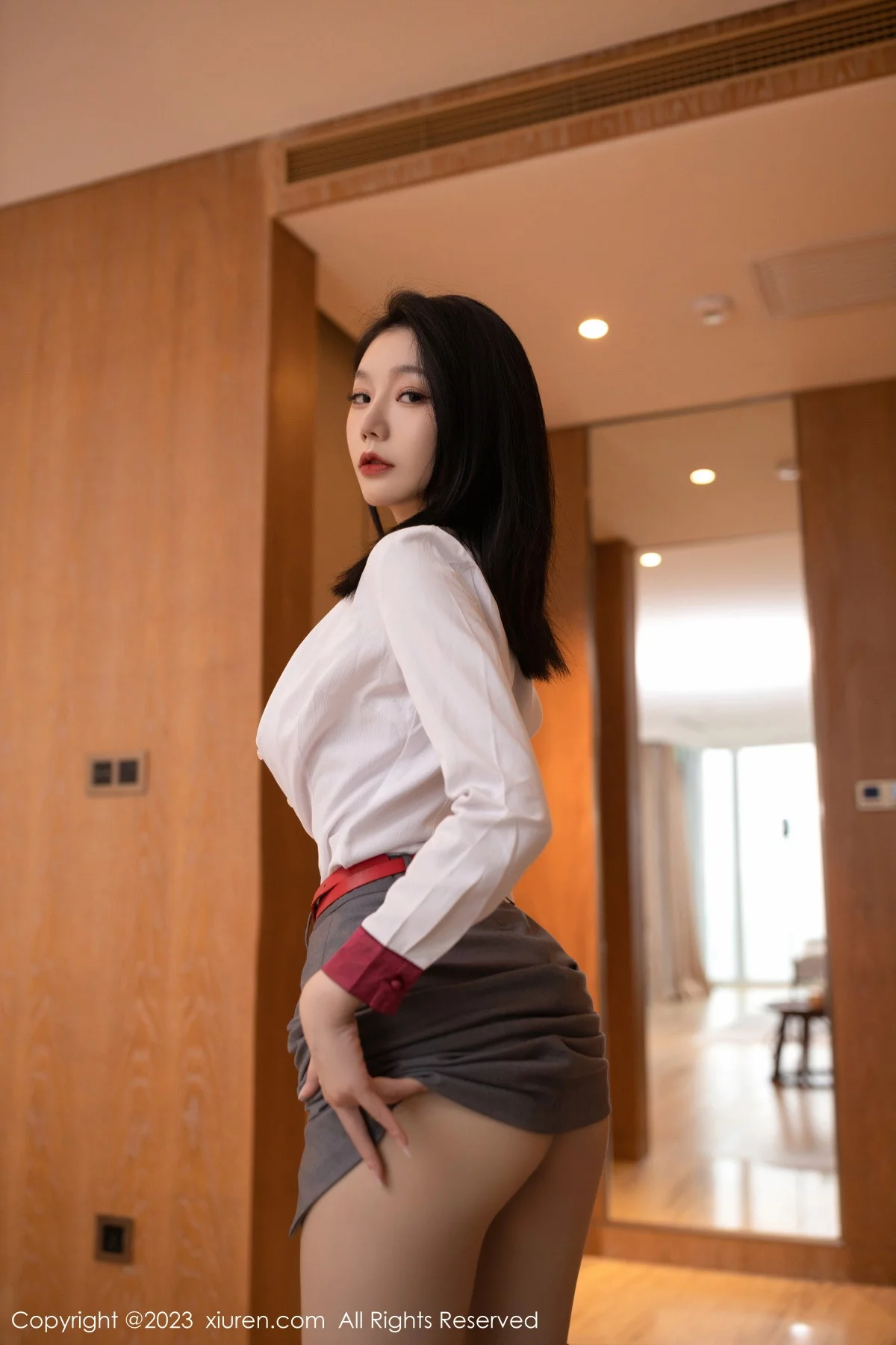XiuRen第6148期_模特安然anran空姐角色扮演脱制服露红色蕾丝内衣惹火诱惑写真82P