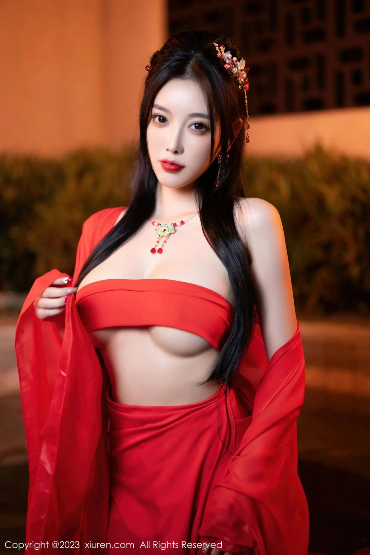 XiuRen第6149期_女神杨晨晨Yome温泉性感半透红色丝绸秀丰满身材惹火诱惑写真88P