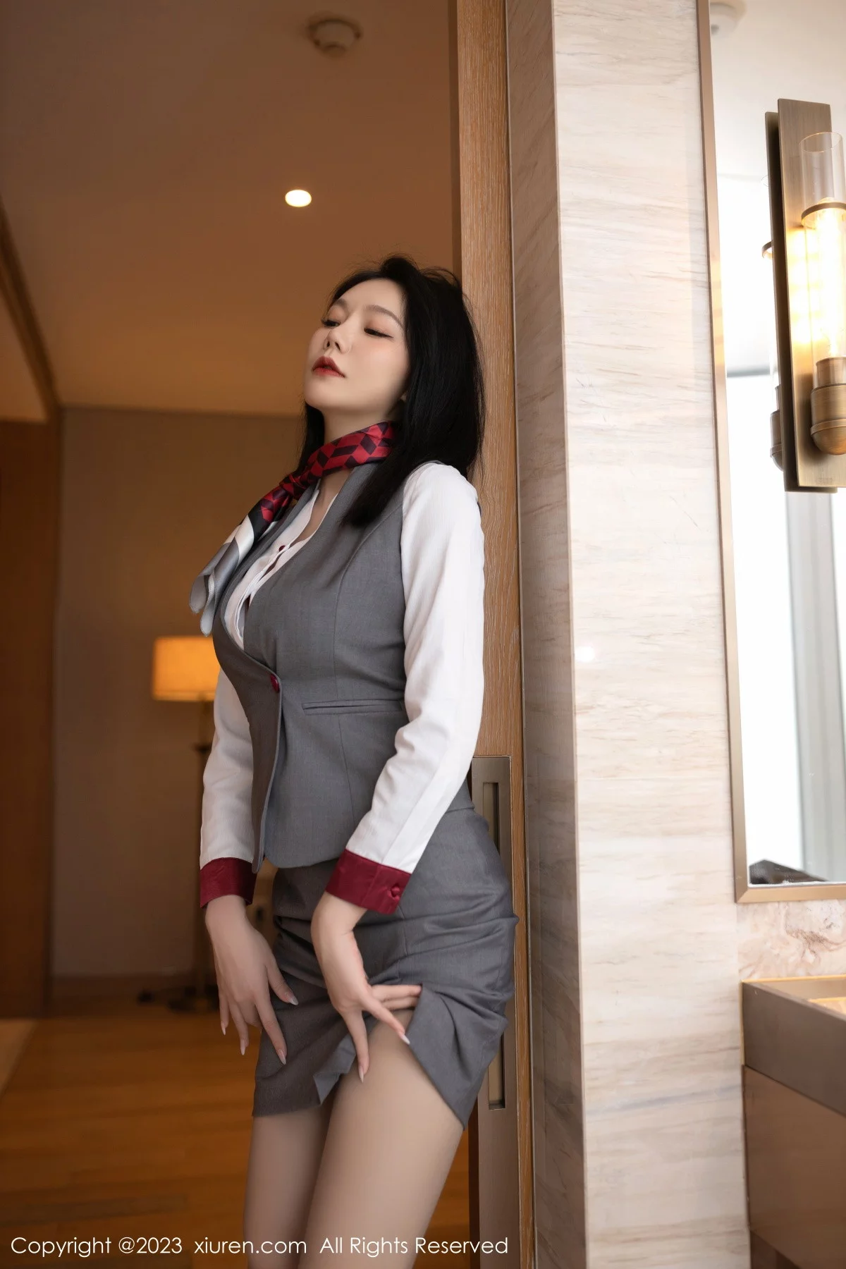 XiuRen第6148期_模特安然anran空姐角色扮演脱制服露红色蕾丝内衣惹火诱惑写真82P