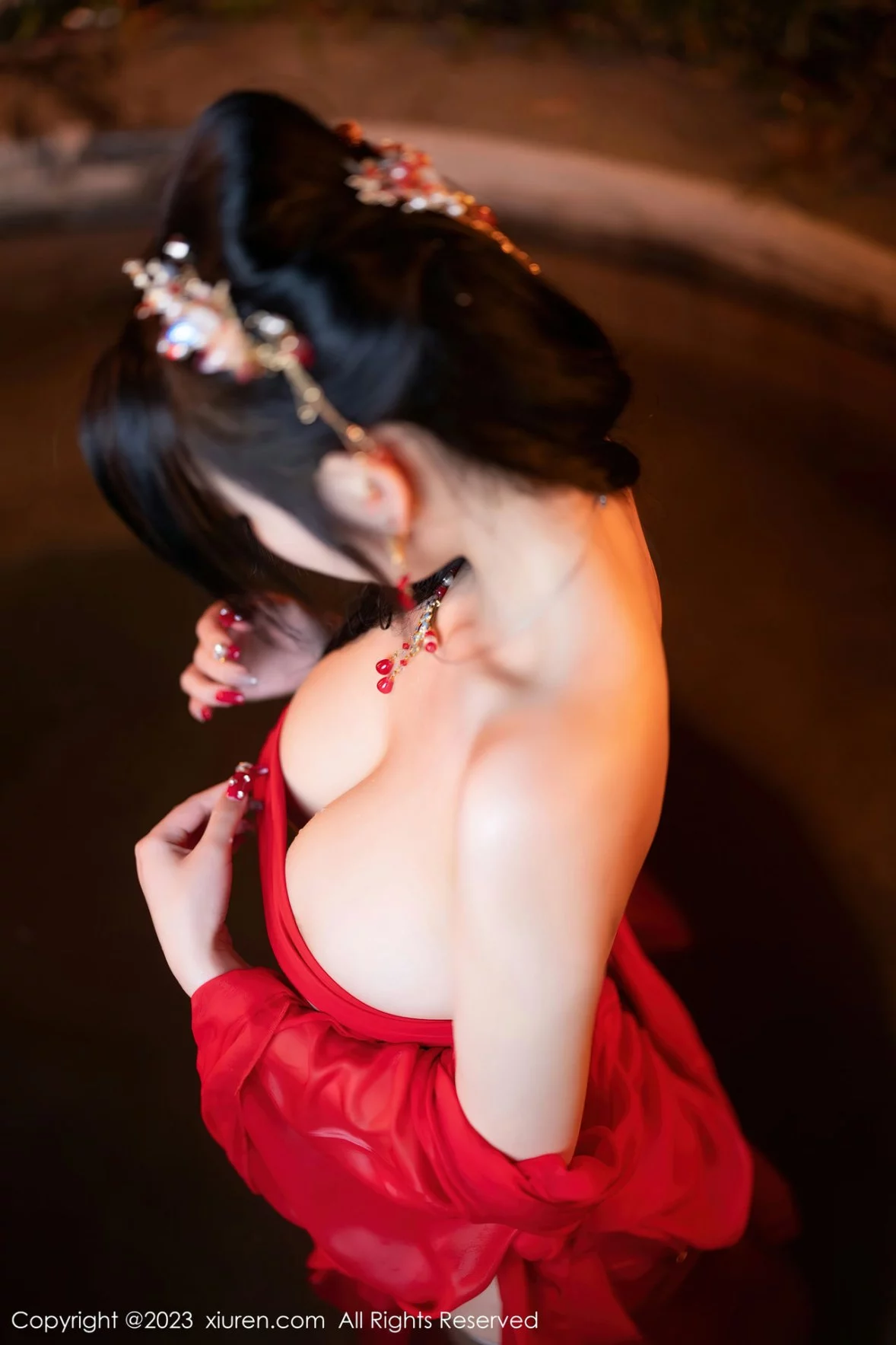 XiuRen第6149期_女神杨晨晨Yome温泉性感半透红色丝绸秀丰满身材惹火诱惑写真88P
