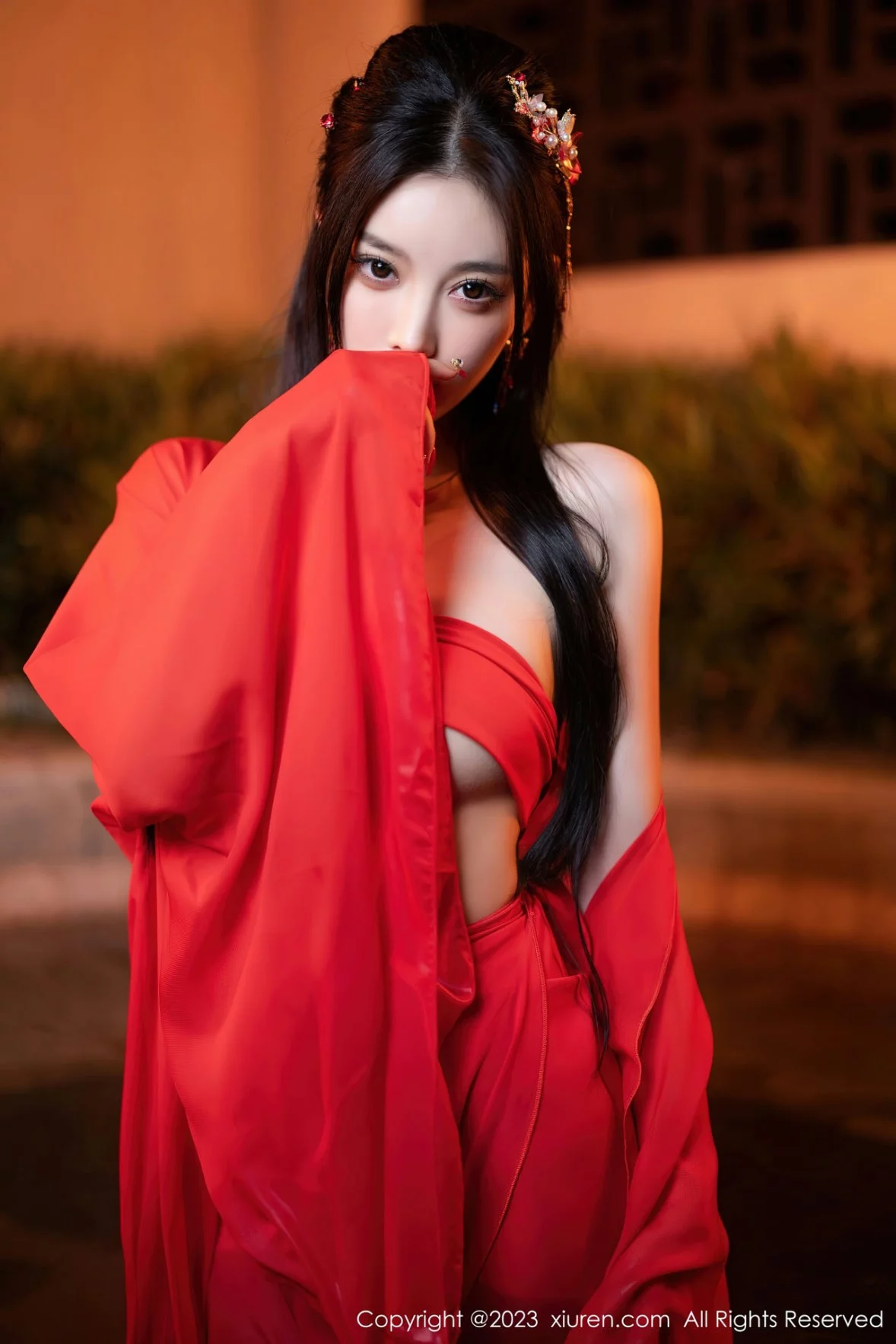 XiuRen第6149期_女神杨晨晨Yome温泉性感半透红色丝绸秀丰满身材惹火诱惑写真88P