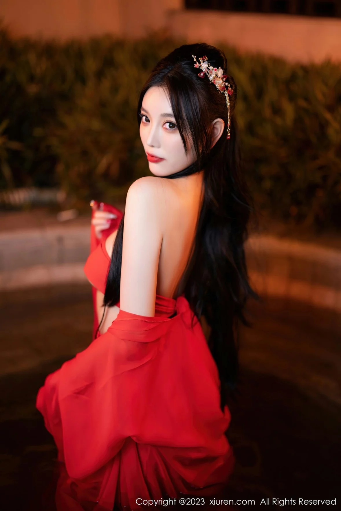 XiuRen第6149期_女神杨晨晨Yome温泉性感半透红色丝绸秀丰满身材惹火诱惑写真88P