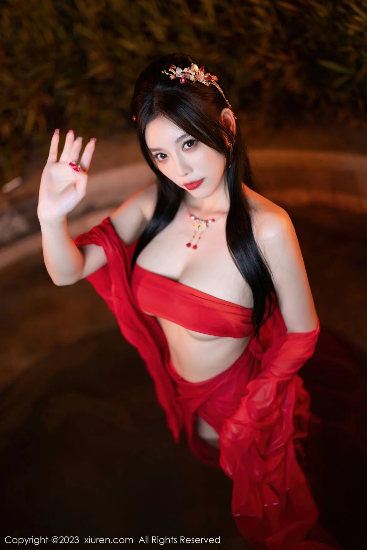 XiuRen第6149期_女神杨晨晨Yome温泉性感半透红色丝绸秀丰满身材惹火诱惑写真88P