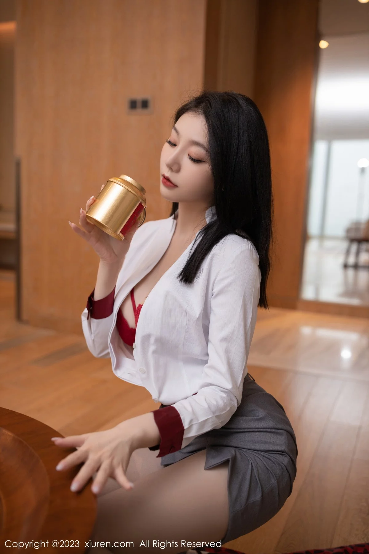 XiuRen第6148期_模特安然anran空姐角色扮演脱制服露红色蕾丝内衣惹火诱惑写真82P