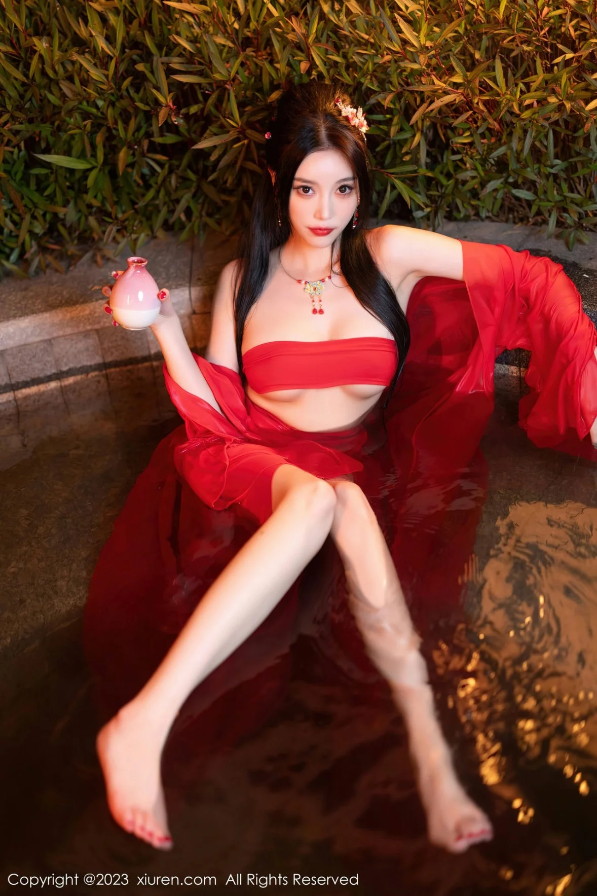 XiuRen第6149期_女神杨晨晨Yome温泉性感半透红色丝绸秀丰满身材惹火诱惑写真88P