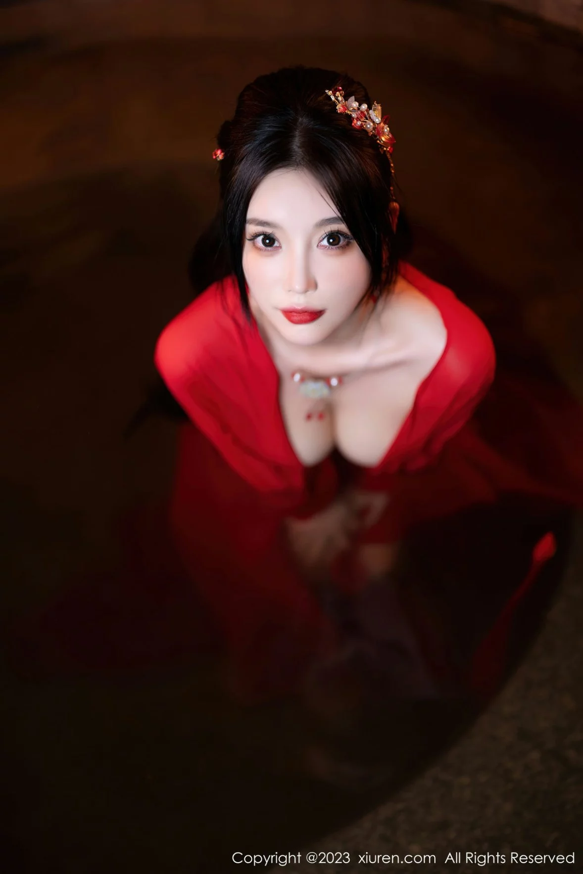 XiuRen第6149期_女神杨晨晨Yome温泉性感半透红色丝绸秀丰满身材惹火诱惑写真88P
