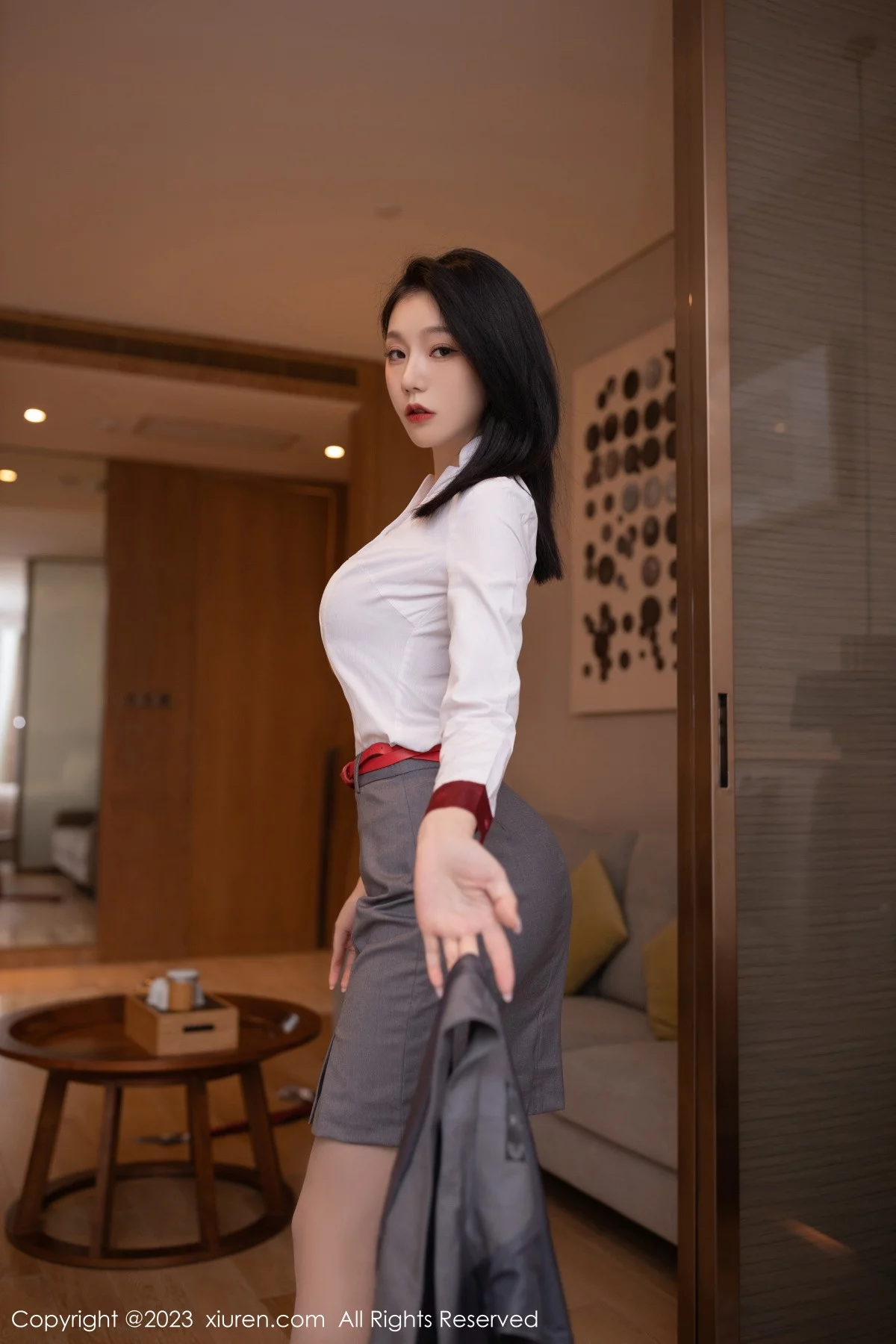 XiuRen第6148期_模特安然anran空姐角色扮演脱制服露红色蕾丝内衣惹火诱惑写真82P