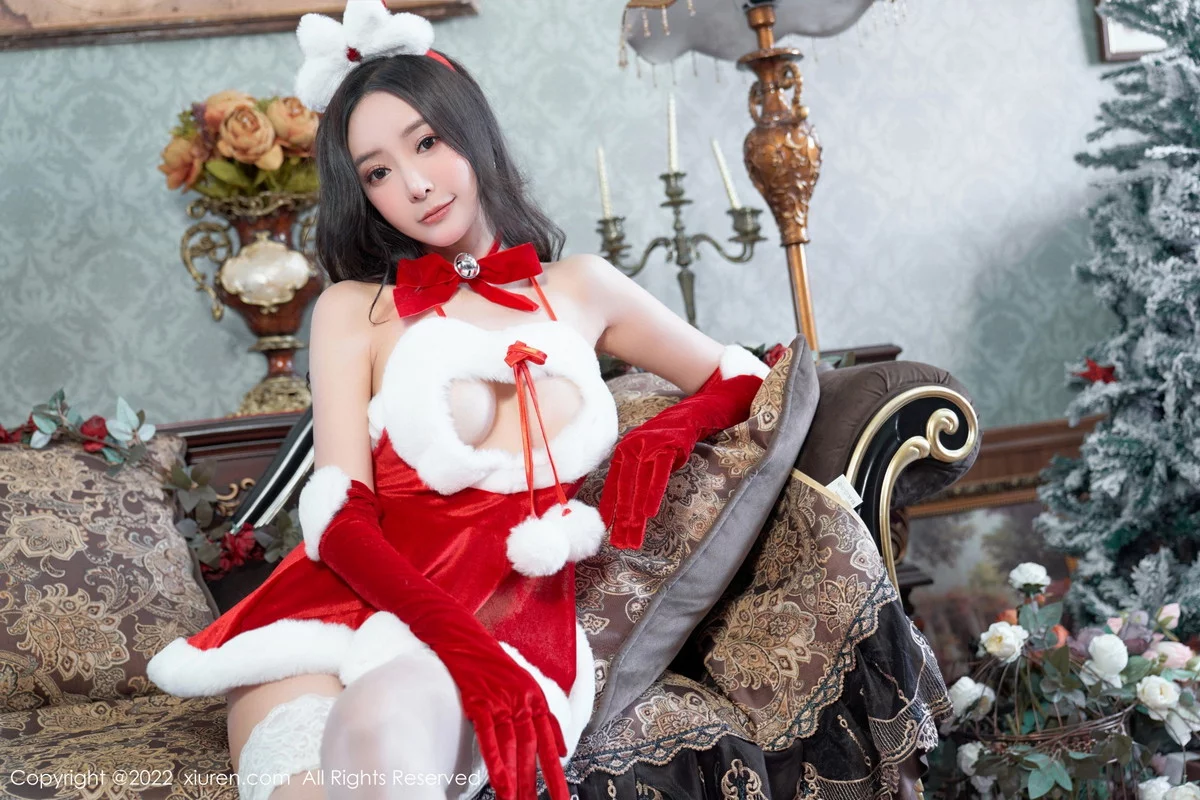 XiuRen第6045期_女神王馨瑶yanni性感红色圣诞装服配白丝袜秀完美身材诱惑写真76P