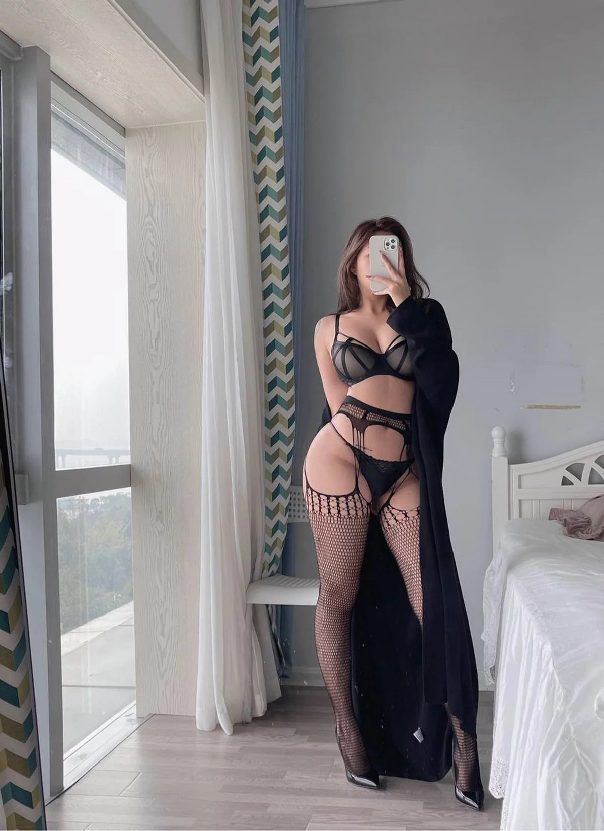 健身女神洁己u微密圈合集主题私房性感内衣系列秀蜂腰肥臀撩人诱惑写真180P