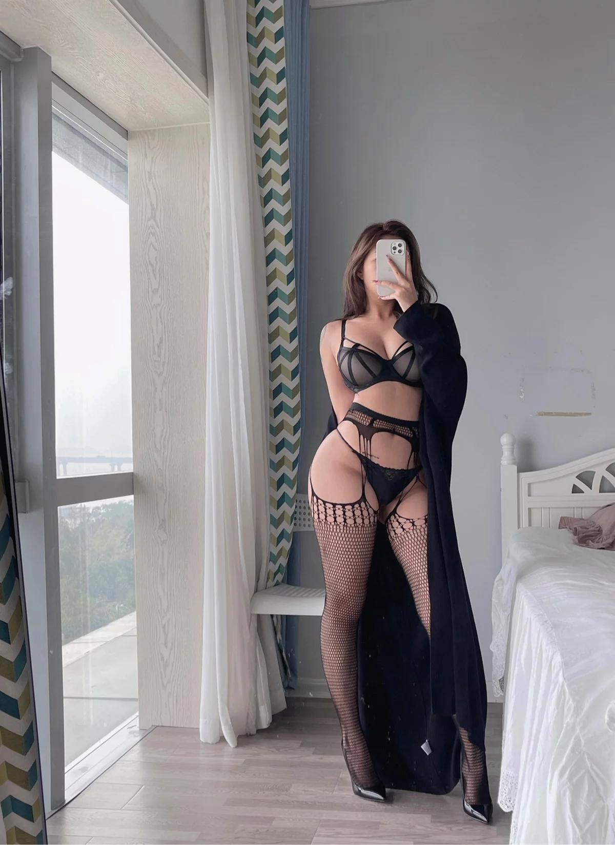 健身女神洁己u微密圈合集主题私房性感内衣系列秀蜂腰肥臀撩人诱惑写真180P