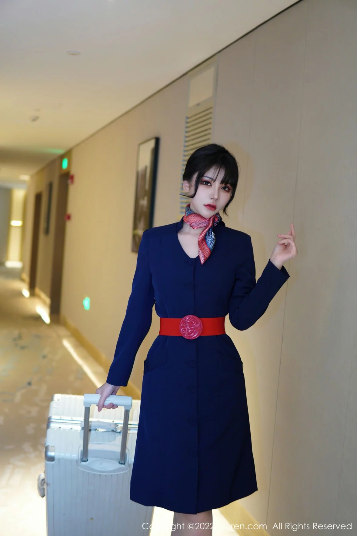 XiuRen第6048期_模特桃桃子_脱深蓝空姐制服露红色蕾丝内衣秀曼妙身姿诱惑写真82P