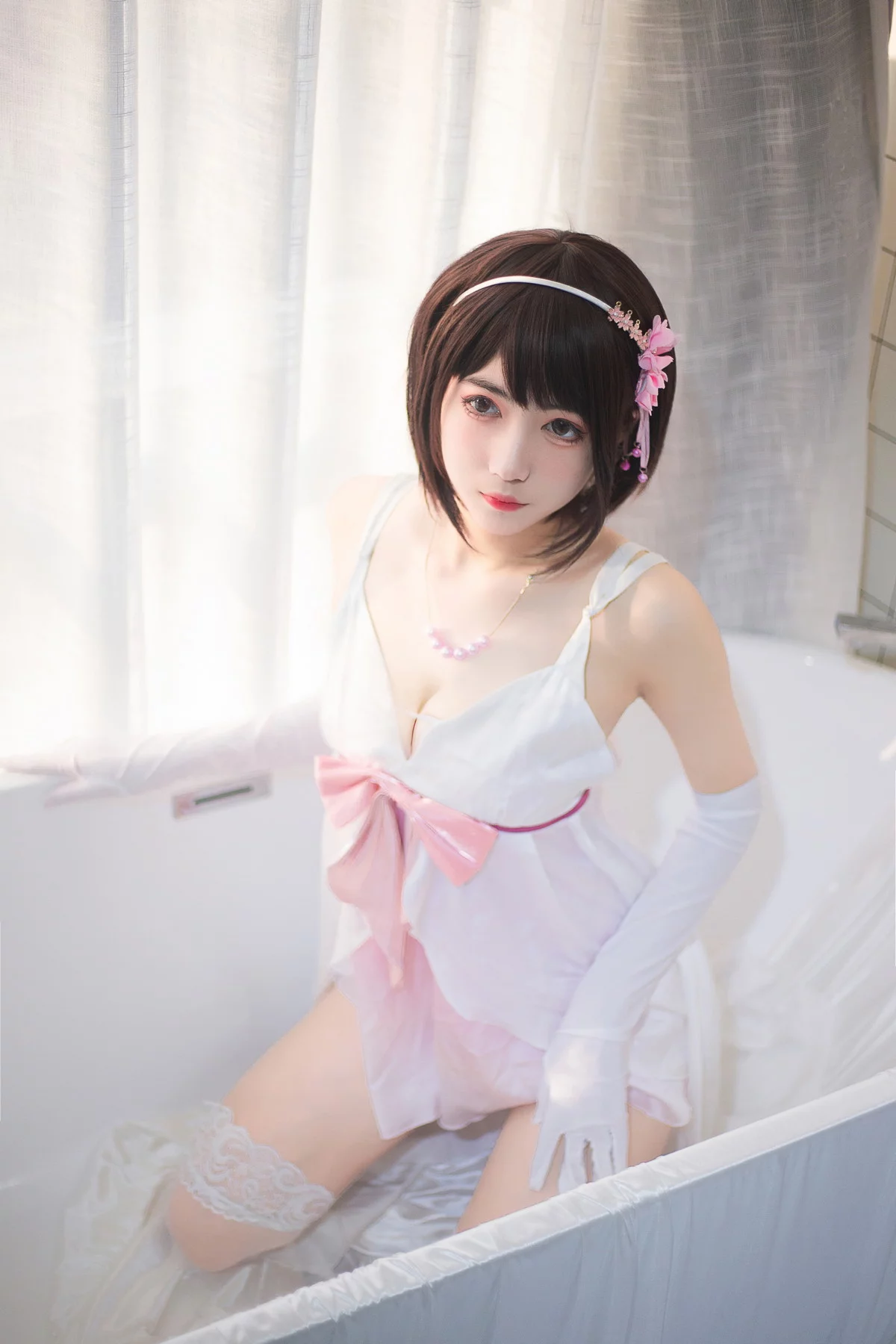 二次元美女宫本樱加藤惠浴室主题私房浴缸白色薄纱配蕾丝袜秀翘臀美腿诱惑写真25P