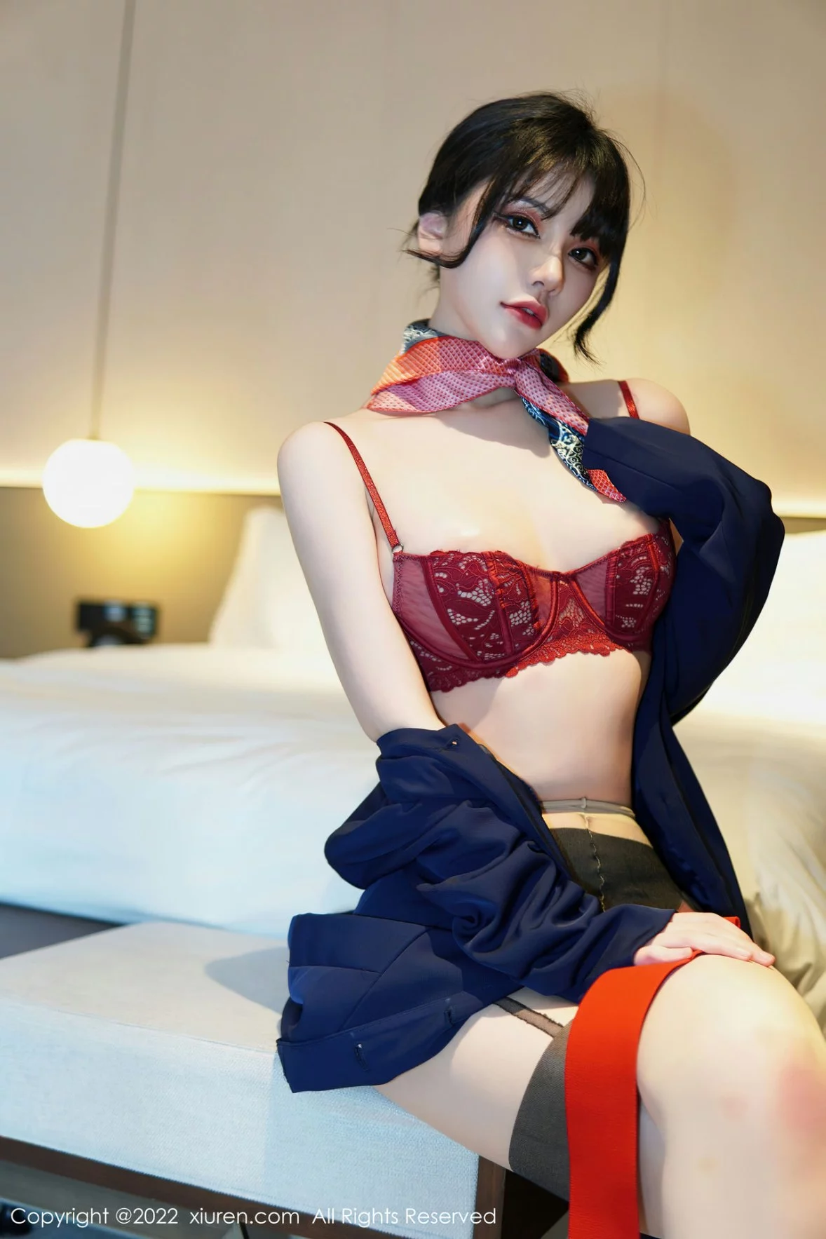 XiuRen第6048期_模特桃桃子_脱深蓝空姐制服露红色蕾丝内衣秀曼妙身姿诱惑写真82P