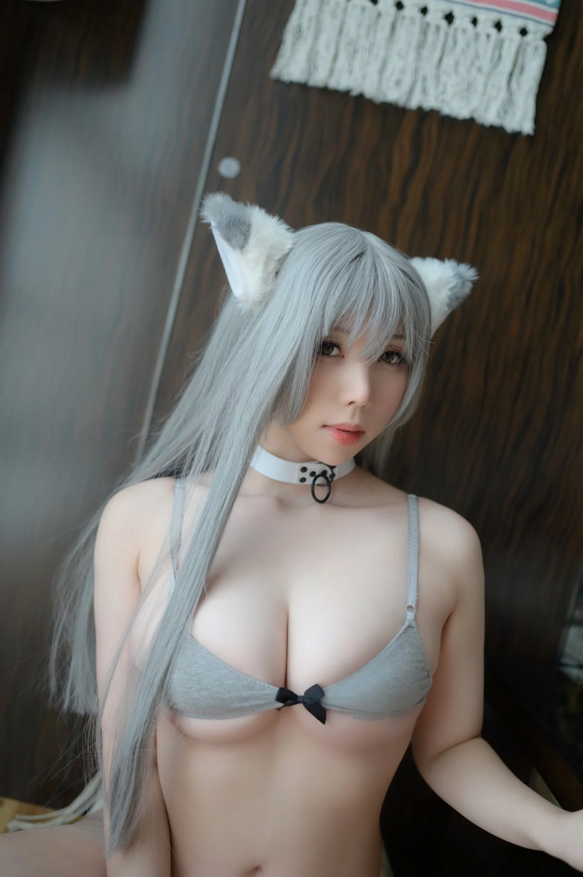 Coser美女鹿野希肉肉的可爱主题私房性感灰色内衣配白内裤秀丰满身材诱惑写真73P