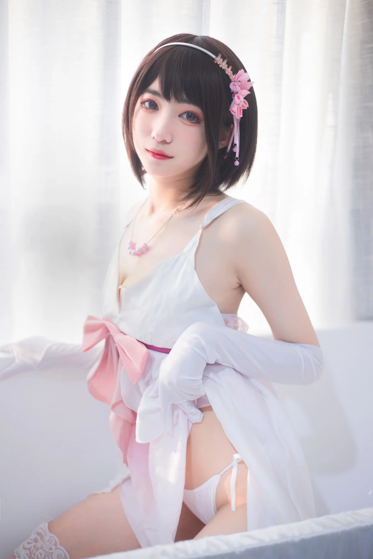 二次元美女宫本樱加藤惠浴室主题私房浴缸白色薄纱配蕾丝袜秀翘臀美腿诱惑写真25P