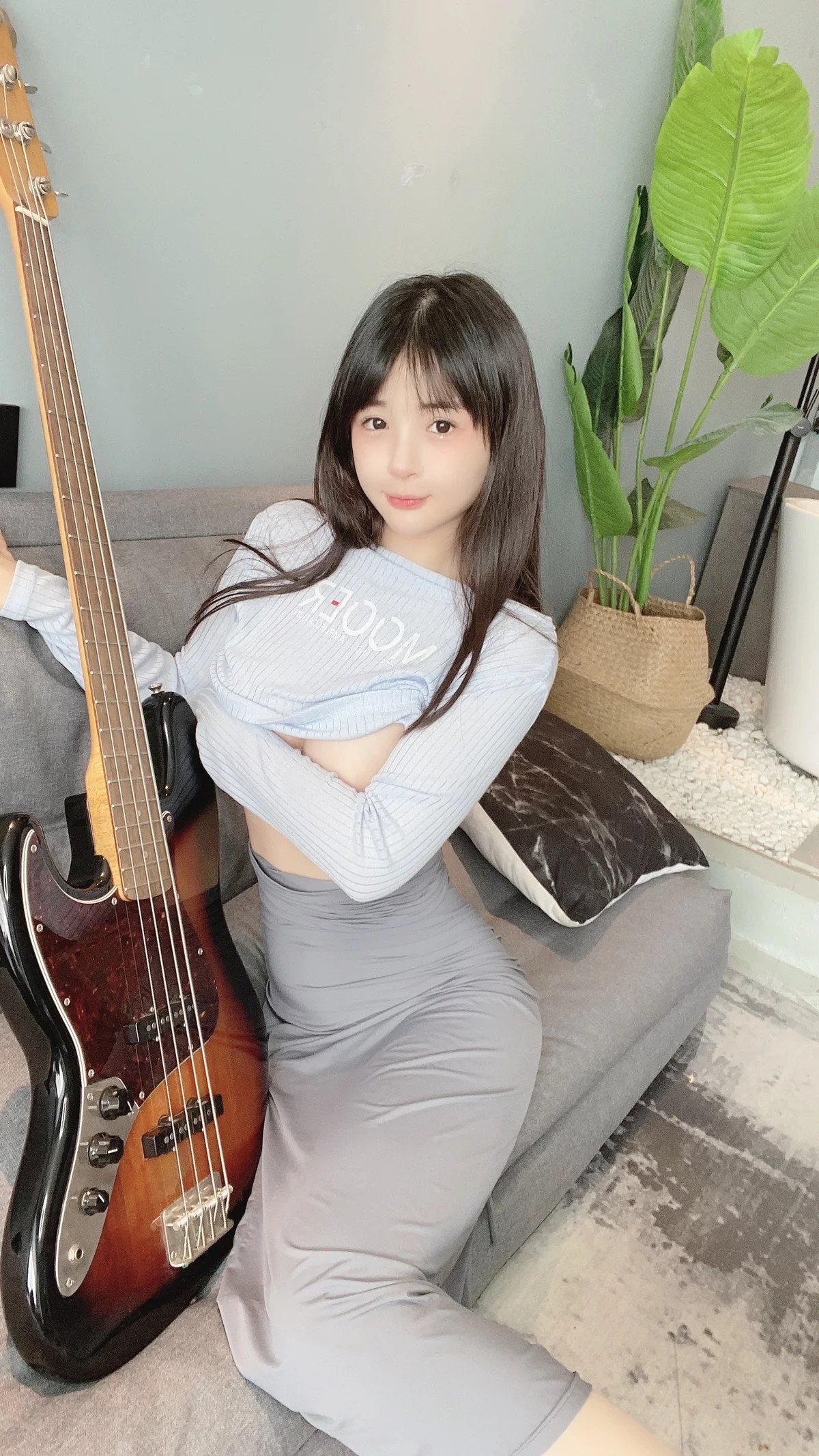 网络美女桜井宁宁吉他妹妹主题私房浴室性感露臀长裙湿身秀完美身材诱惑写真66P