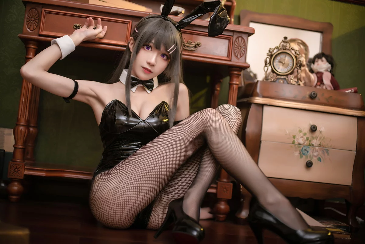 Coser美女Tomoyo酱麻衣兔女郎主题性感黑色皮质连体衣配黑丝网袜诱惑写真22P