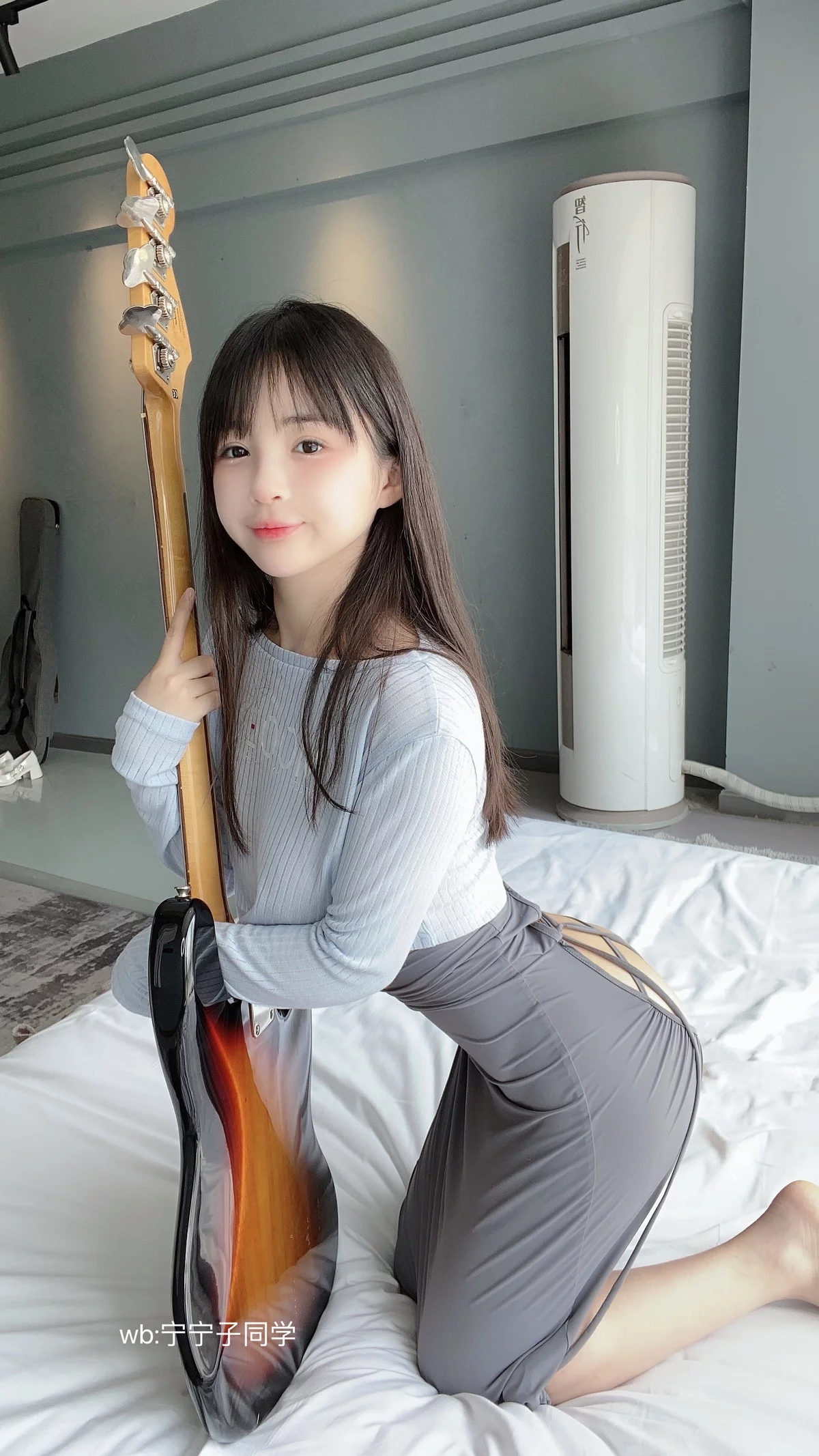 网络美女桜井宁宁吉他妹妹主题私房浴室性感露臀长裙湿身秀完美身材诱惑写真66P