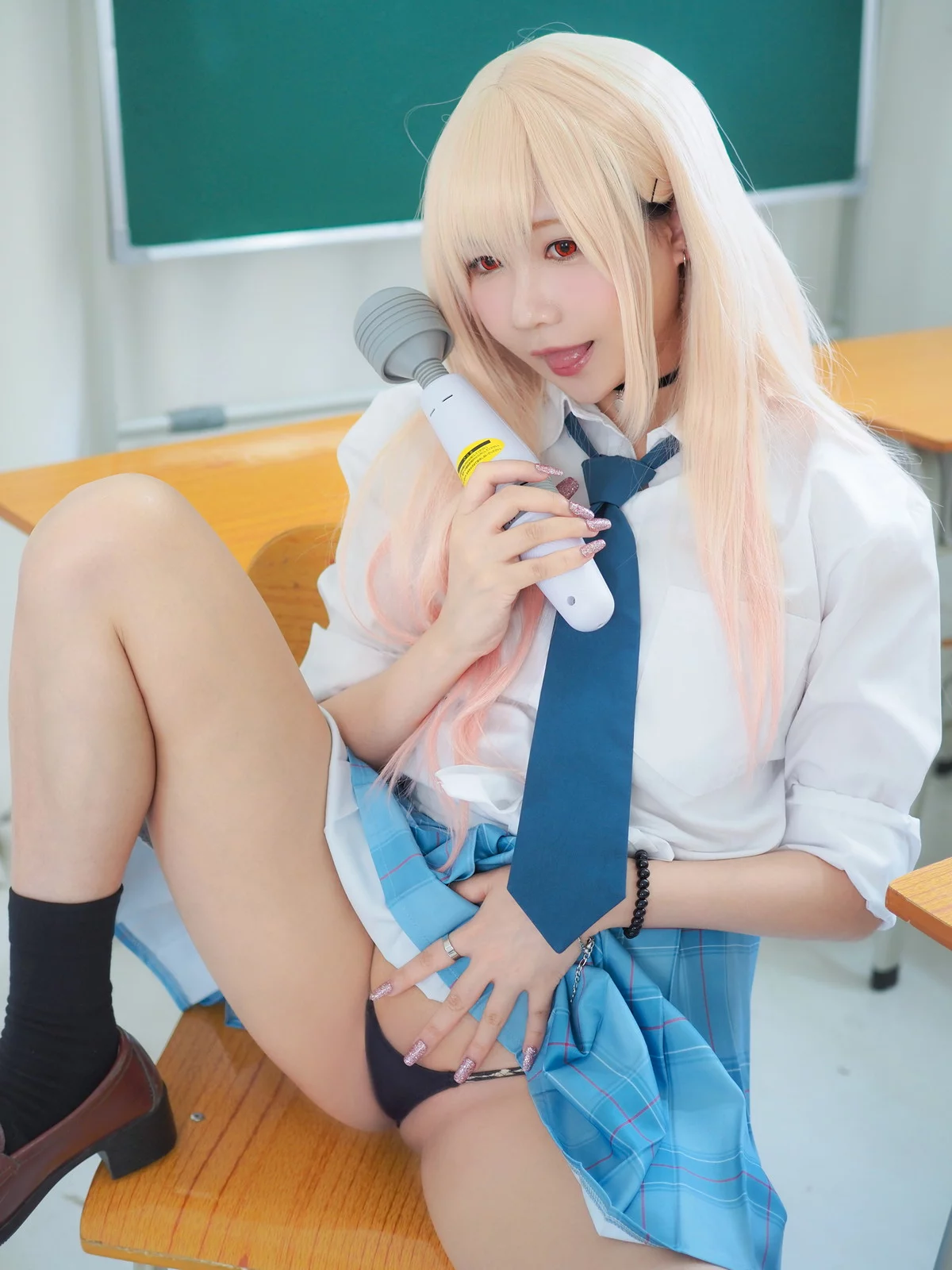 网络美女铭铭Kizami-JK学妹主题教室里脱性感短裙露丁字裤秀翘臀撩人诱惑写真124P