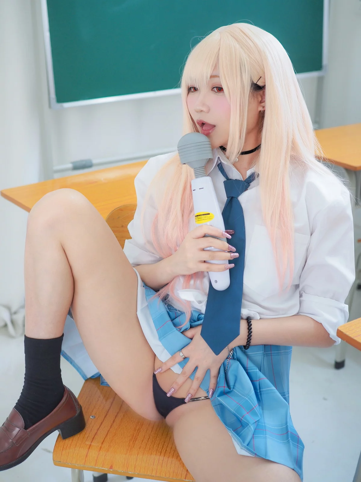 网络美女铭铭Kizami-JK学妹主题教室里脱性感短裙露丁字裤秀翘臀撩人诱惑写真124P