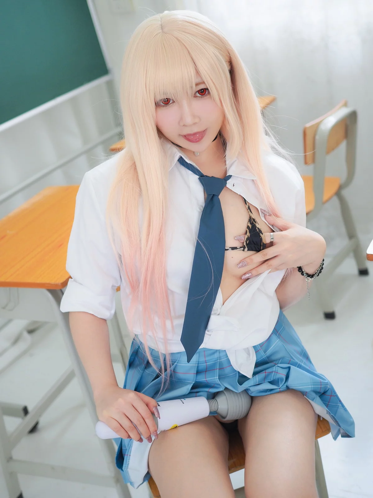 网络美女铭铭Kizami-JK学妹主题教室里脱性感短裙露丁字裤秀翘臀撩人诱惑写真124P