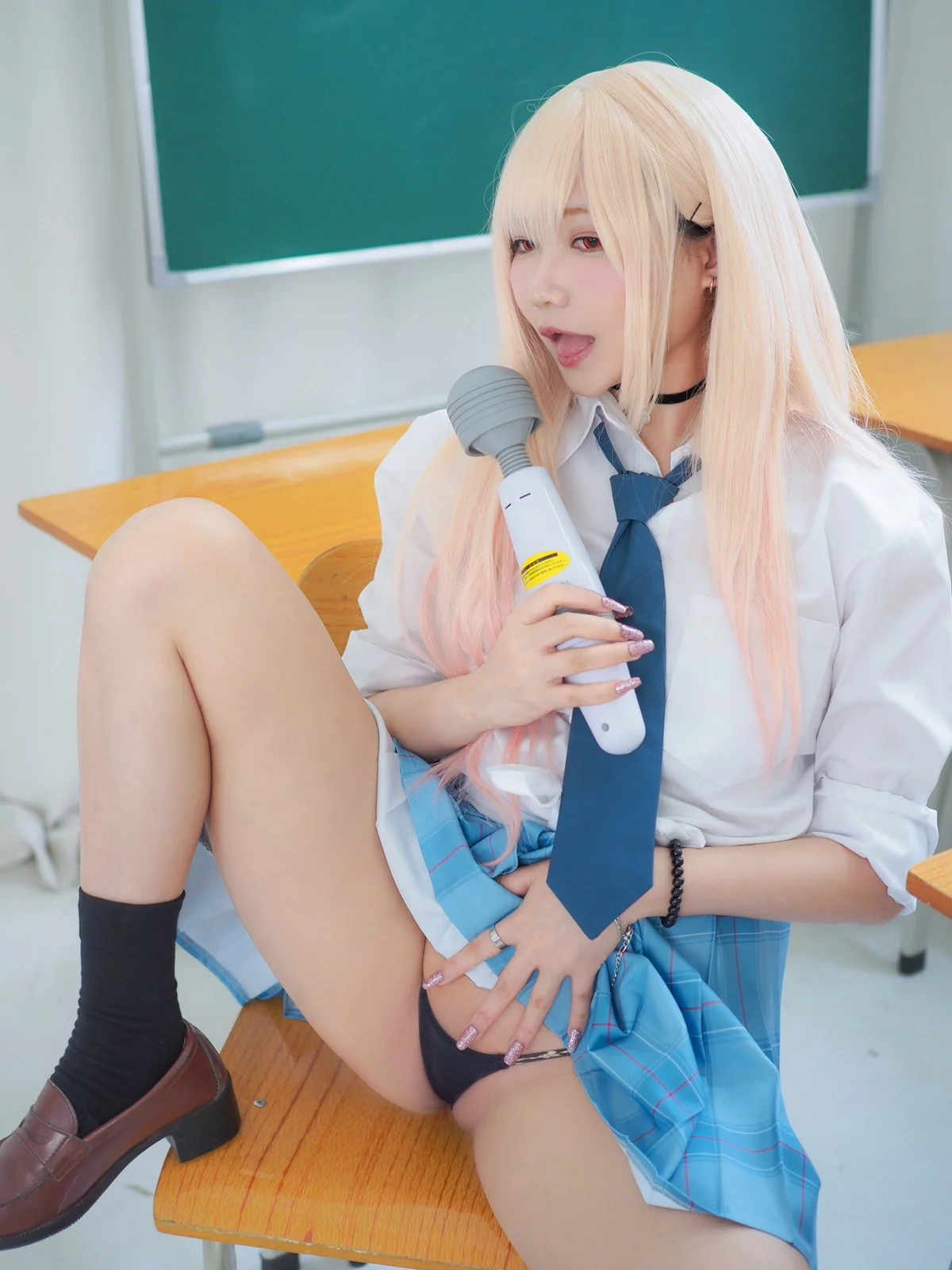 网络美女铭铭Kizami-JK学妹主题教室里脱性感短裙露丁字裤秀翘臀撩人诱惑写真124P