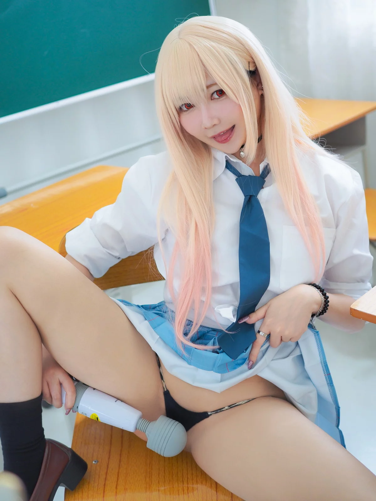 网络美女铭铭Kizami-JK学妹主题教室里脱性感短裙露丁字裤秀翘臀撩人诱惑写真124P