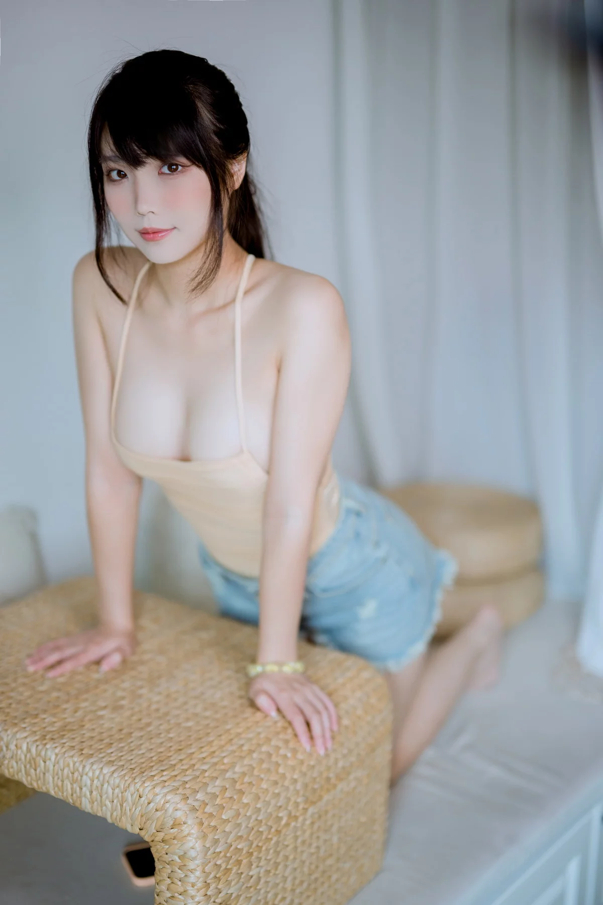 网络美女汪知子观察柠檬主题私房脱牛仔短裤露性感肉色连体衣完美诱惑写真41P