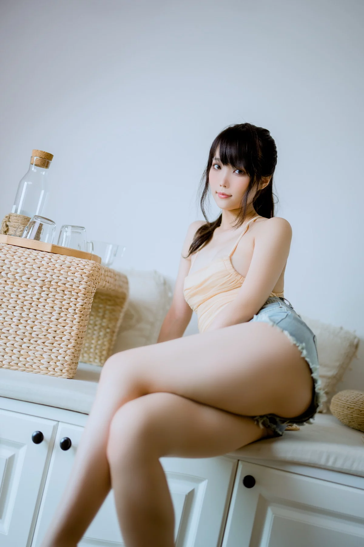 网络美女汪知子观察柠檬主题私房脱牛仔短裤露性感肉色连体衣完美诱惑写真41P