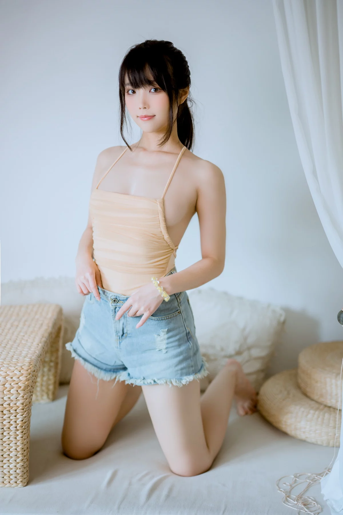 网络美女汪知子观察柠檬主题私房脱牛仔短裤露性感肉色连体衣完美诱惑写真41P