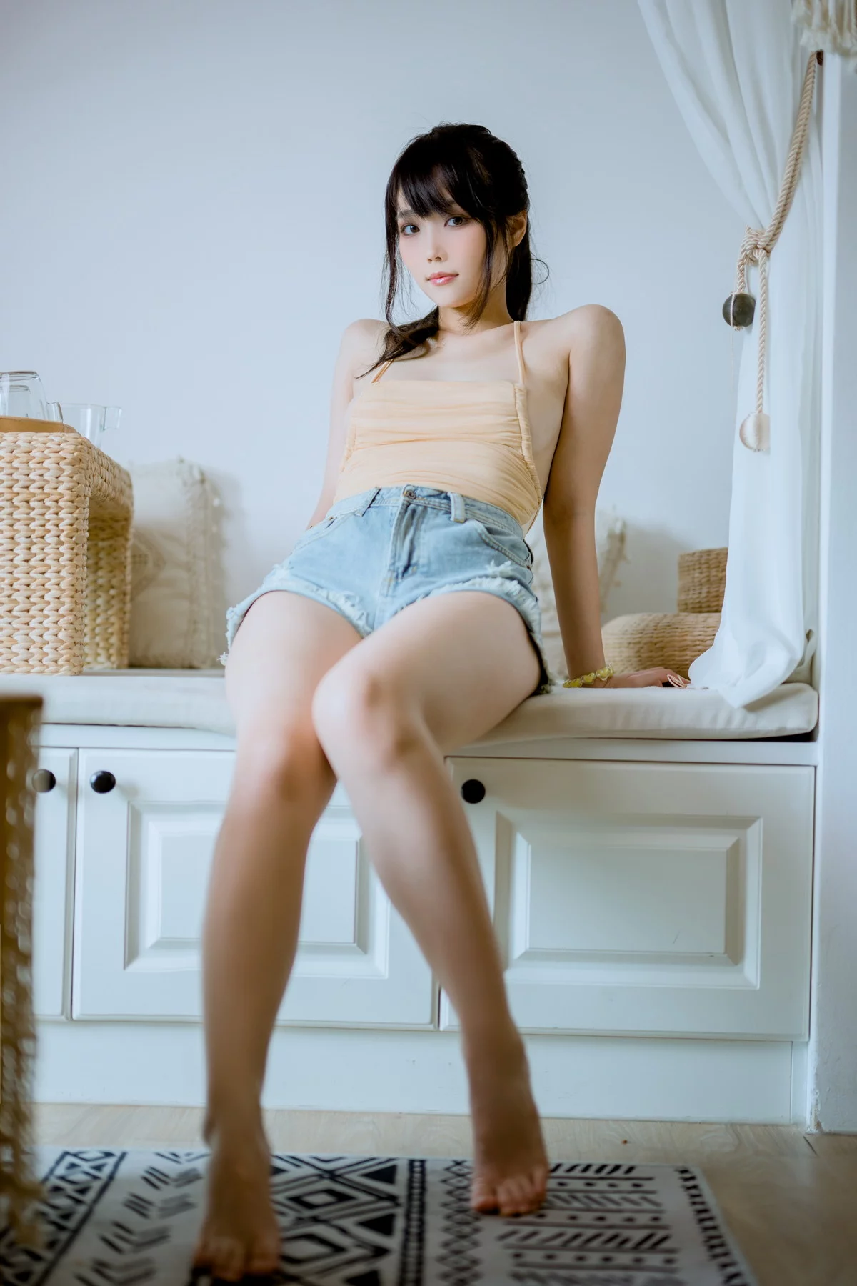 网络美女汪知子观察柠檬主题私房脱牛仔短裤露性感肉色连体衣完美诱惑写真41P