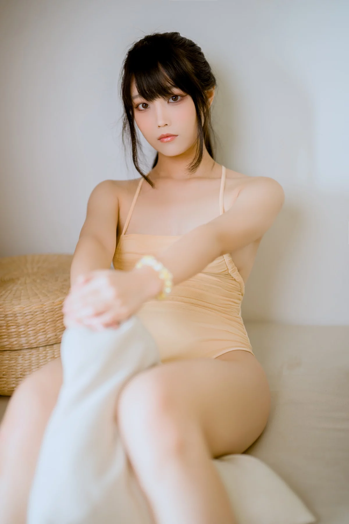 网络美女汪知子观察柠檬主题私房脱牛仔短裤露性感肉色连体衣完美诱惑写真41P