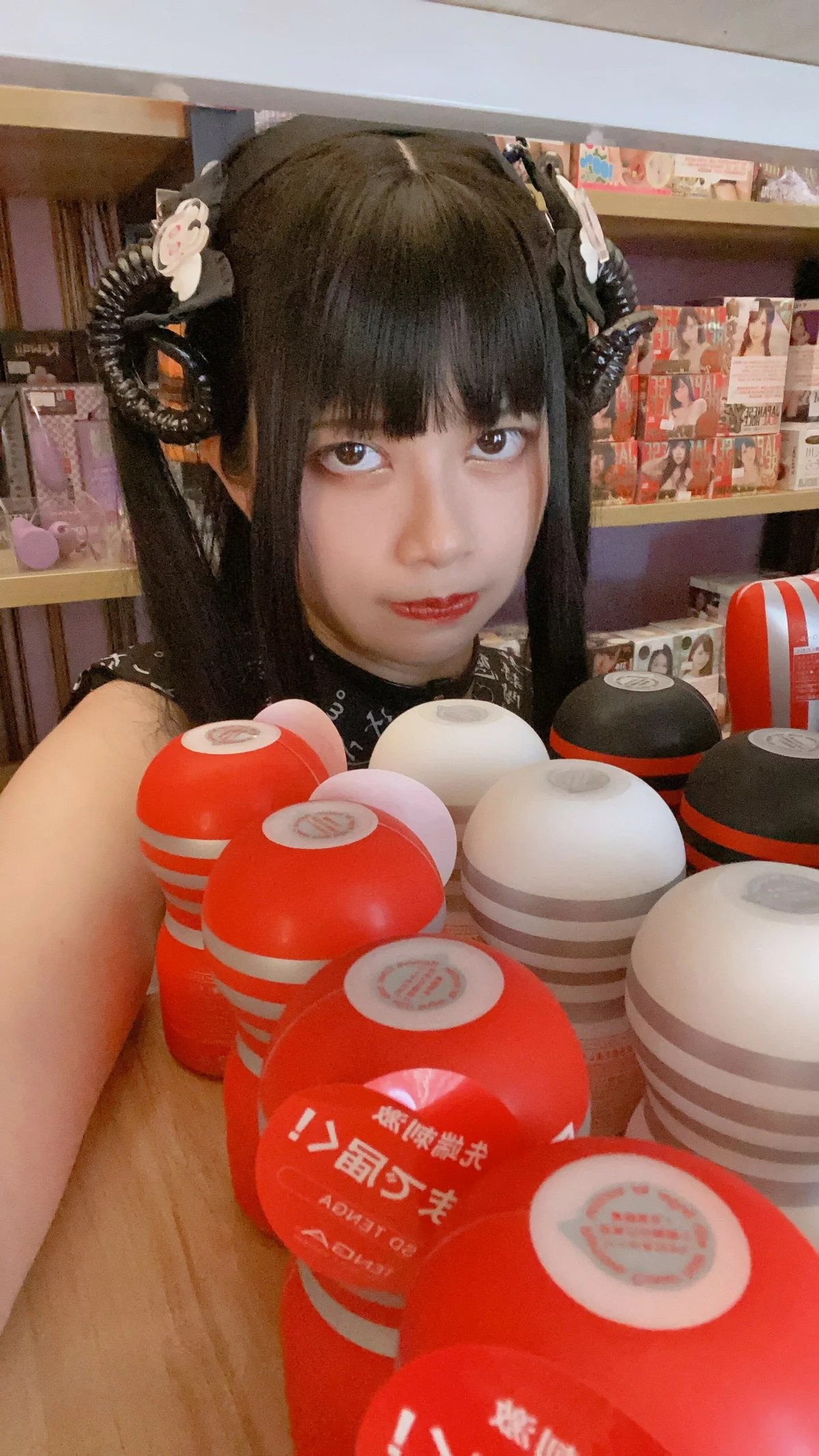 网络美女Hieey Heika嗨兒魅魔主题性感黑色带子情趣服饰露豪乳遮点诱惑写真92P
