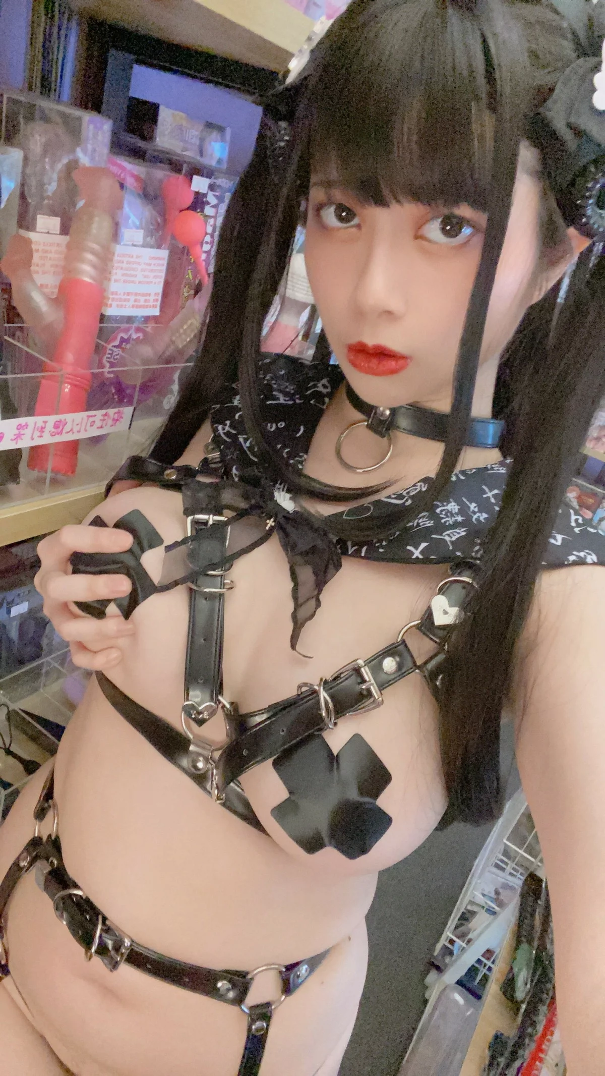 网络美女Hieey Heika嗨兒魅魔主题性感黑色带子情趣服饰露豪乳遮点诱惑写真92P