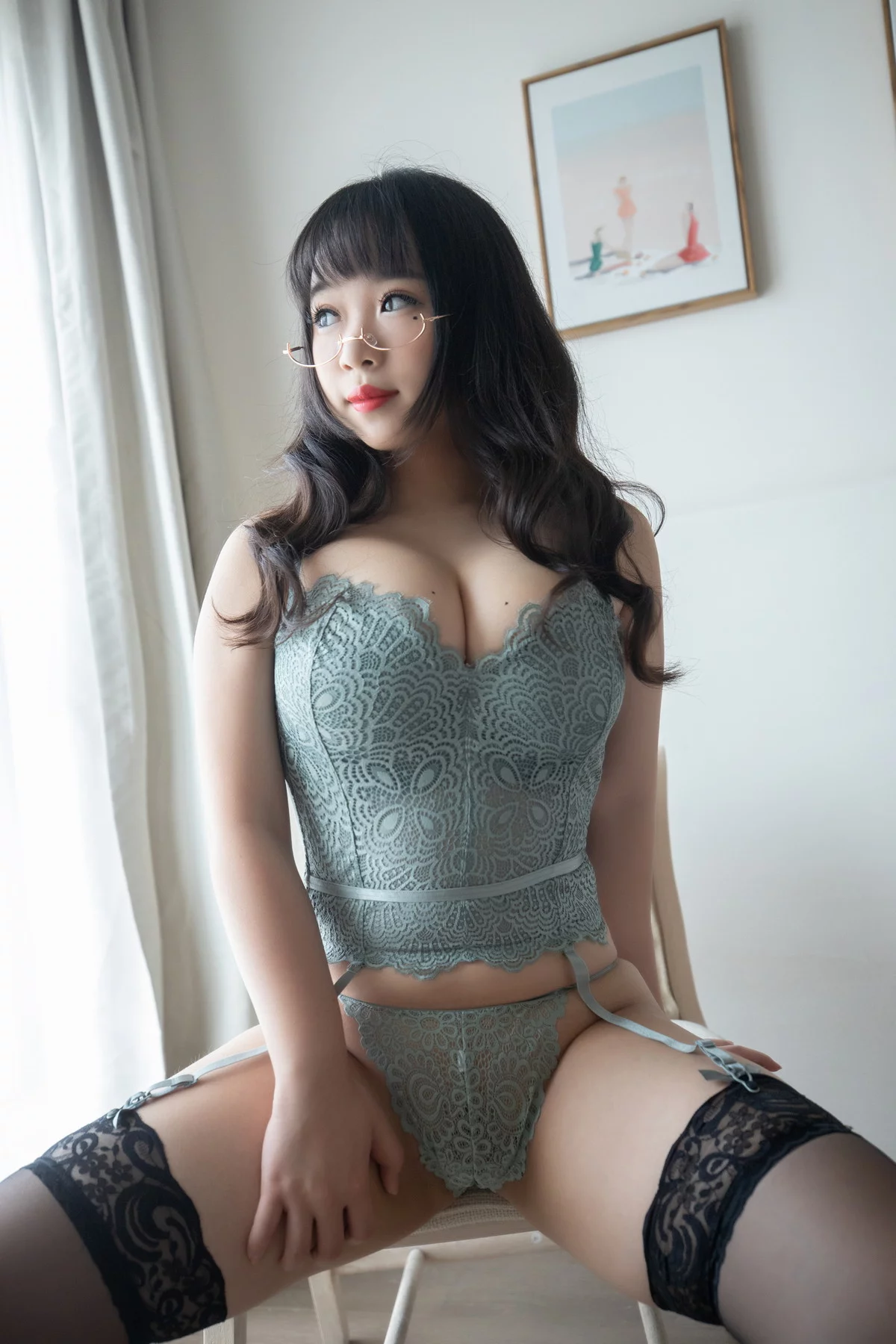 网络美女胡桃猫Kurumineko醉酒当歌主题蕾丝内衣配黑丝吊袜秀丰满身材诱惑写真135P
