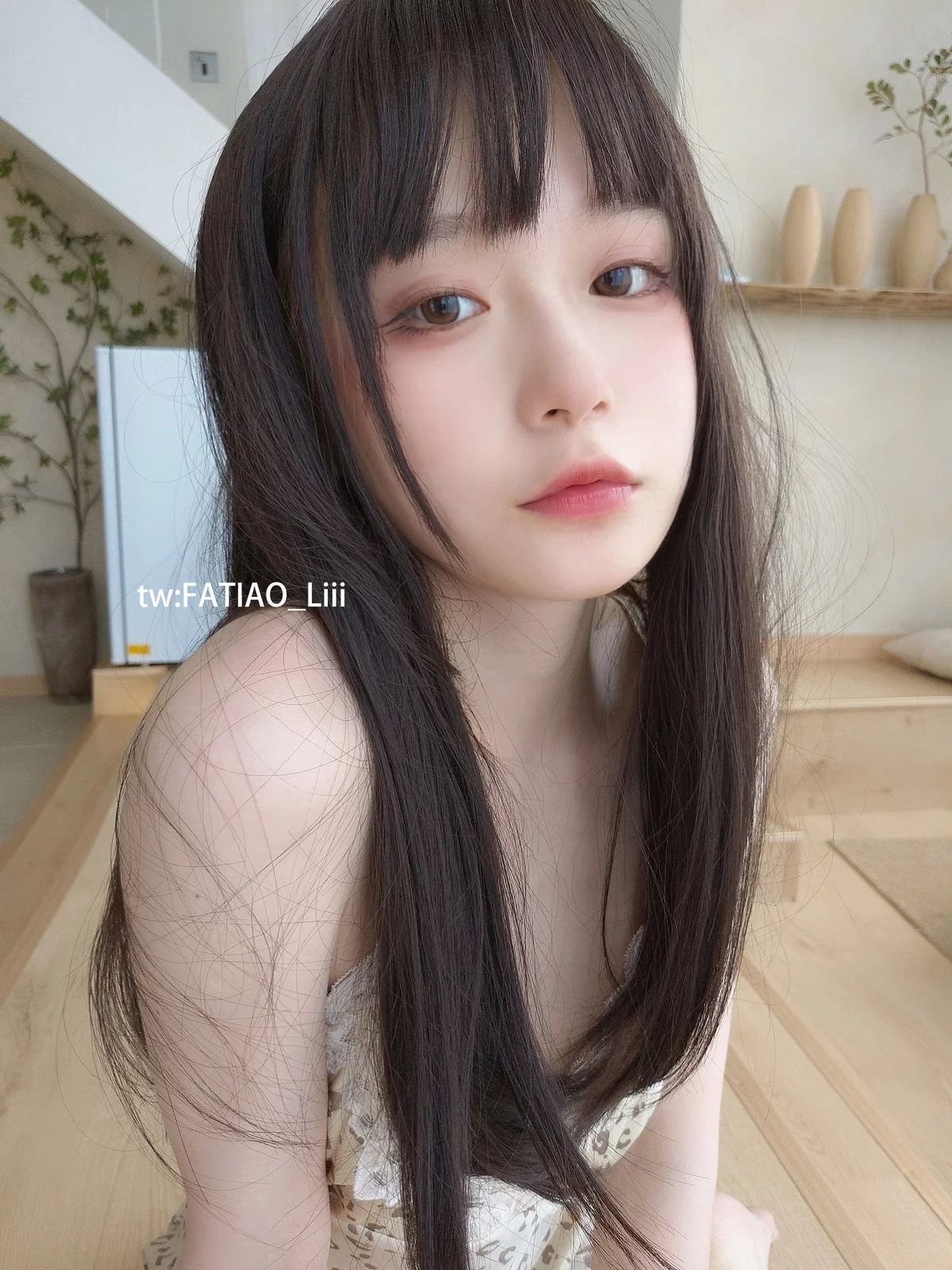 网络美女迷之呆梨姐姐的睡衣主题私房半脱睡衣露性感豹纹内裤秀翘臀诱惑写真100P