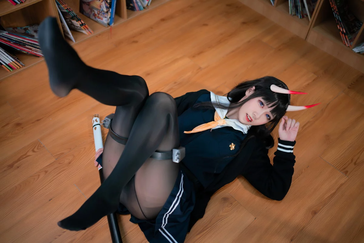 Corer美女流年不停_w能代2主题教室里性感学生制服配超薄黑丝秀美腿诱惑写真36P