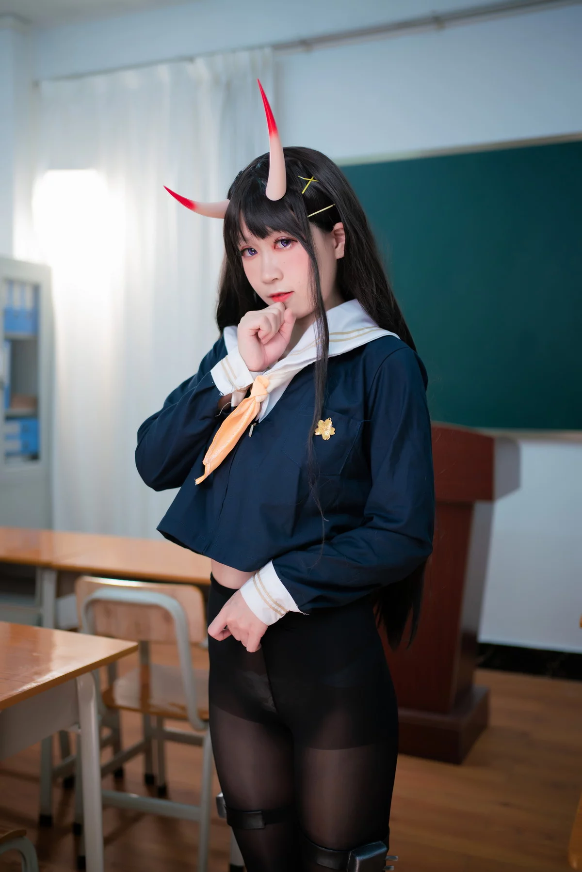 Corer美女流年不停_w能代2主题教室里性感学生制服配超薄黑丝秀美腿诱惑写真36P